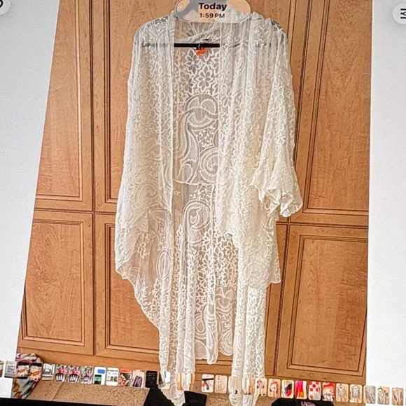 Gretty Zueger Lace Kimono - Picture 1 of 6